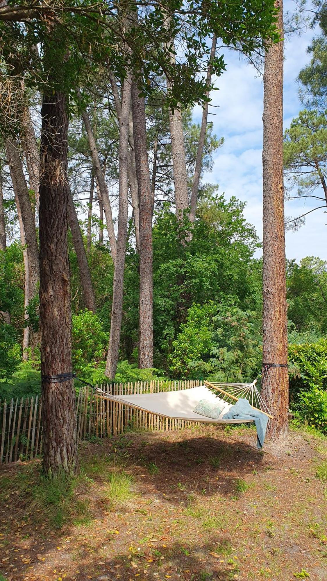 Au Bord Du Lac Et Sous Les Pins Villa Лаканау Екстериор снимка